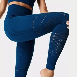 Sweaty Betty blue 360 Seamless Leggings Medium matching top bra in my closet